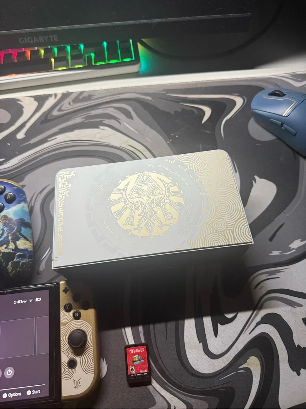 Nintendo Switch with Gold and Blue Zelda-Themed  AND mario Oddesy will be reset